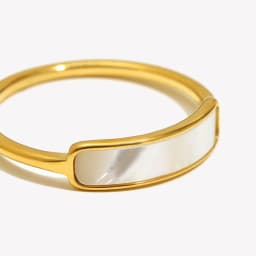 E.B.belle New Stainless Steel Tarnish Free Jewelry Natural Shell Ring Thin Small Size White Rings For Woman Ladies Elegant Ring