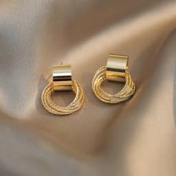 Retro Metallic Gold Colour Multiple Small Circle Pendant Earrings 2025 Jewelry Fashion Wedding Party Unusual Earrings For Woman
