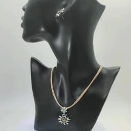 Fashion Round Vintage Sculptured Edelweiss Necklace for Women Pendant Traditional Rhinestone Rope Chain Choker Jewelry Wholesale
