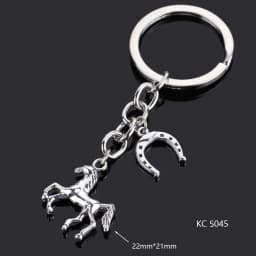 Love Heart Keychains For Woman Man Dog Cat Car Key Chain Wing Evil Eye Gun Fashion Jewelry Pendant Friend Original Wedding Gifts