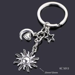 Love Heart Keychains For Woman Man Dog Cat Car Key Chain Wing Evil Eye Gun Fashion Jewelry Pendant Friend Original Wedding Gifts