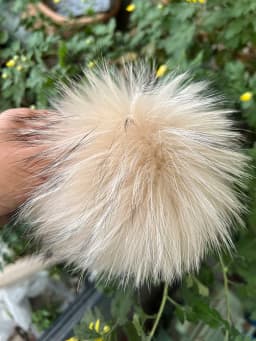 Big Colorful Fluffy Real Fox Fur Raccoon Pompoms With Button DIY Poms Balls Natural Fur Pompons For Hats Caps Shoes Whosale