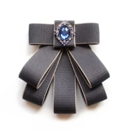 Korean Ribbon Pearl Bow Tie Brooches for Women Crystal Rhinestone Necktie Pins Men's Suit Shirt Collor Clothing Accessories
