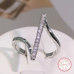 High Quality Unique “Z” Shape Silver Color Women Finger Ring Wedding Band Bridal Shine Crystal Zircon Fashion Party Wedding Ring