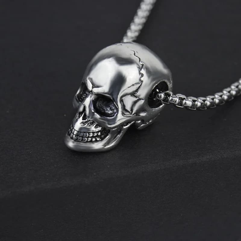 Horror Skull Head Pendant Men's Necklace New Fashion Sliding Metal Pendant Accessories Party Jewelry