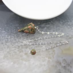 Natural Quartz Reiki Healing Pendulum,for Dowsing Spiritual Divination Cone Crystal Quartz Pendulos Small Size Necklace Jewelry