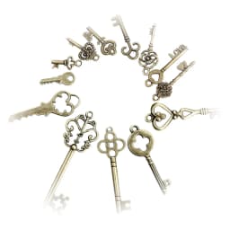 13pcs Vintage Skeleton Keys Antique Bronze Keys Retro Pendant Necklace Fancy Decor DIY Jewelry Necklace Craft Gifts