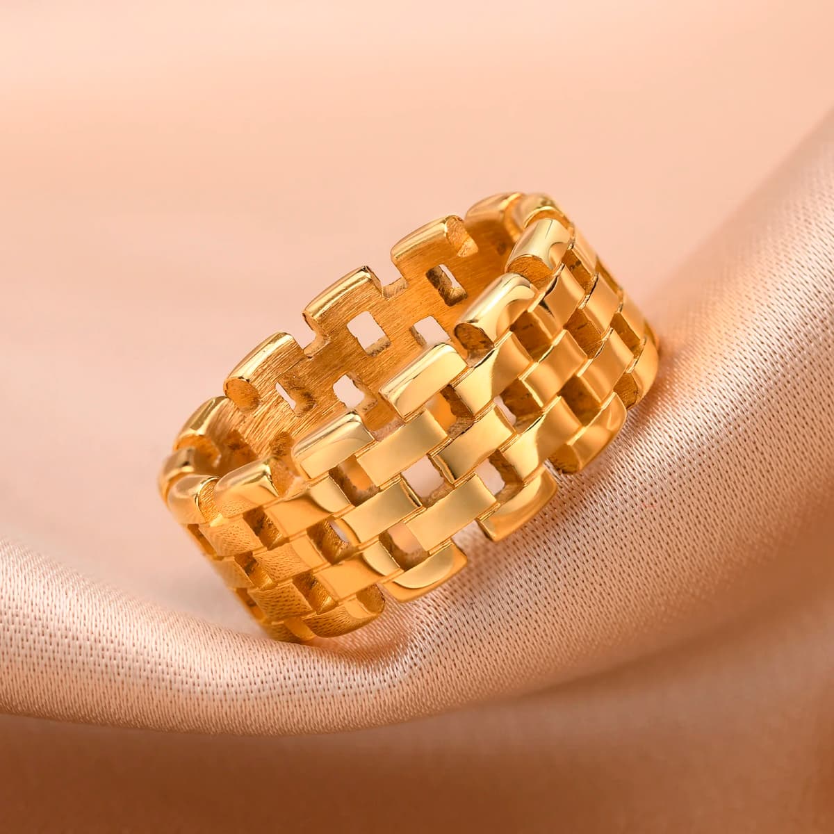 Chic Women Chain Ring,Gold Color Stainless Steel Watchband Wedding Bands, Dainty Minimalist Lady Jewelry
