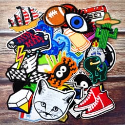 Dinosaur Eye Cat Heart Shoes Patches Embroidery For T-Shirt Iron On Appliques Clothes Jeans Stickers Badges Lightning Hand Beer