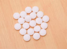 1 Bag Natural Camphor Ball Naphthalene Mothball Natural Mothballs Anti-mold Moth Repellent Pest Control Wardrobe Drawer
