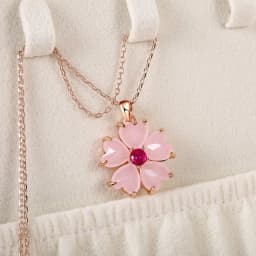 Huitan Fancy Flower Necklace Women Temperament Sweet Chain Neck Female Party Accessories Anniversary Love Gift Fashion Jewelry