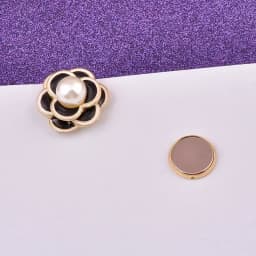 High-grade Camellia Flower Magnet Brooch Pearl Strong Metal Plating Magnetic No Hole Pin Brooches for Women Clothing Accessories