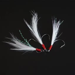 OUTKIT 10pcs High Carbon Steel Fishing Single Hook with Feather Carp Hook Fishing Hook With Ring Fish Hooks For Lure Spoon