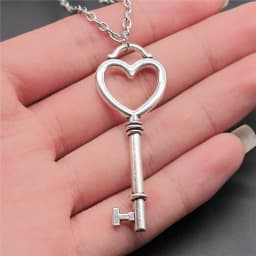 2 Colors Antique Silver Color Antique Bronze Color Vintage Key Pendant Necklace For Women Long Chain Metal Chain Necklace