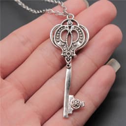 2 Colors Antique Silver Color Antique Bronze Color Vintage Key Pendant Necklace For Women Long Chain Metal Chain Necklace