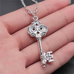 2 Colors Antique Silver Color Antique Bronze Color Vintage Key Pendant Necklace For Women Long Chain Metal Chain Necklace