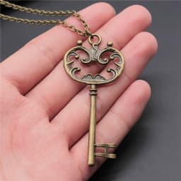 2 Colors Antique Silver Color Antique Bronze Color Vintage Key Pendant Necklace For Women Long Chain Metal Chain Necklace