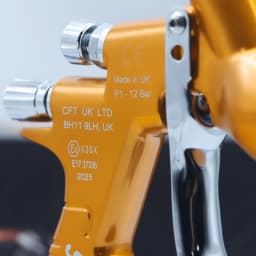 Tpaitlss Car Spray Gun GTl Pro Painting Gun TE20/T110 1.3mm/1.8mm Nozzle Glod with Mixing 600ml Cup Water Based Air Spray Gun
