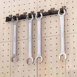 [Durable Screw Organizer] Durable Heavy-Duty Metal Wall-Mounted Screw Organizer with Numbered Slots (61 for #6, 31 for #8, Etc.)