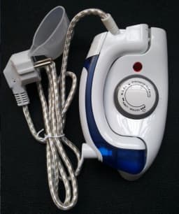 Fashion Foldable 3 Gears Variable Temperature Control Portable Manual Travel Mini Iron Steam Handle Rotary 90 Degree 700W
