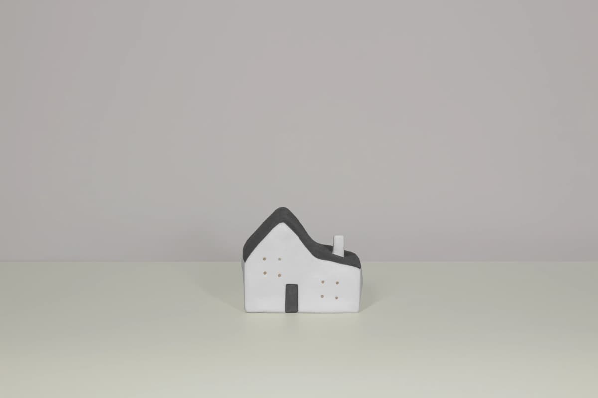 1Pc, HA050 LED House A Statue, Creative Art Design Modern Home Office Bookshelf TV Cabinet Accessories Desk Decoration Gifts