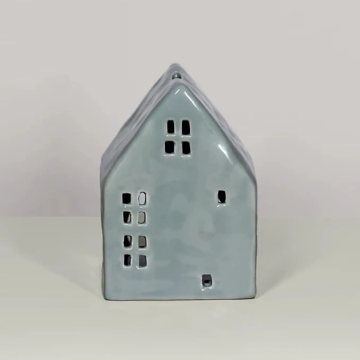 1Pc, House Grey L on Side Statue, Art Modern Home Office Cabinet Accessories Desk Decoration Gifts Candle Tealight Holder