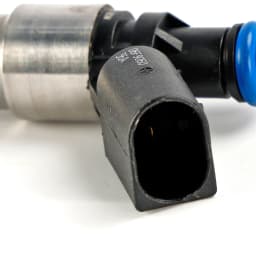 Artudatech 1PCS Fuel Injector 06F906036A Fit Audi A3 A4 A6 Fit VW Golf Passat 2.0 Tfsi
