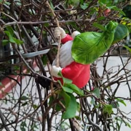 Climbing Garden Gnome Resin Garden Sculptures Yard Gnomes Outdoor Statues Weather Resistant Gnomes Figurines Gnome Outdoor