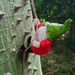 Climbing Garden Gnome Resin Garden Sculptures Yard Gnomes Outdoor Statues Weather Resistant Gnomes Figurines Gnome Outdoor