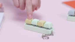 4 Keys Button Keycap Fidget Keychain Keyboard Key Toy Keyboard Clicker Toy Keyboard Cube Toy for Adult Gifts To Relief Pass Time