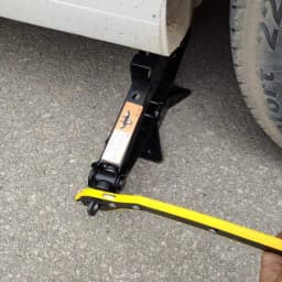 Car Scissor Jack with Hand Crank 2.5T Portable Labor-saving Car Jack Car Repair Tool Set with Wrenches Socket Tow rope