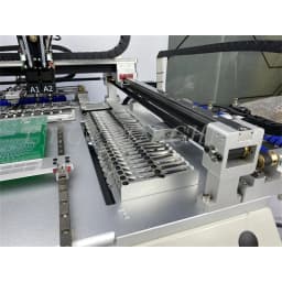 68 Bits Full Vision Desktop Automatic SMT Pick Place Machine Chip Mounter LED SMD 6 Heads D600Plus High Speed