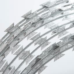 20m Blade Barbed Wire Stainless Steel Anti-theft Welding Blade Barbed Wire Wall Anti Climbing Isolation Protective Net
