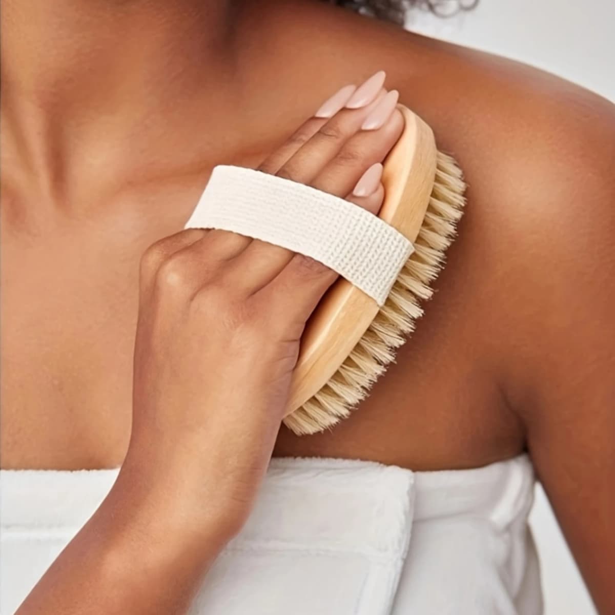 Wooden Bath Brush with Anti-Slip Strap - Body Exfoliator for Wet or Dry Brushing, No Battery Required - Unscented and Eco-Friend