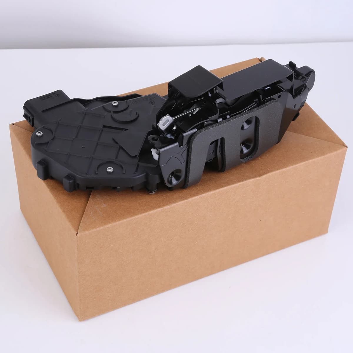 Car Accessories Door Lock Drive Actuator Rear Left Side Compatible for LR2 2008-2014 Keyless Entry Type Replaces LR013892