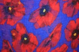 Elegant Floral Print Scarf - Red Poppy Design