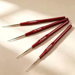 A Set of 4 Crochet Braiding Tools, with Hooks Sized 0.5/0.6/0.7/0.8mm, Suitable for Braids and Dreadlock Tool Kits