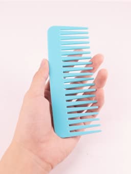 1 Thick Plastic Heat-Resistant, Anti-Static Long Toothed, Wide Toothed Salon Hairstyle Comb Special for Real Hair Wigs