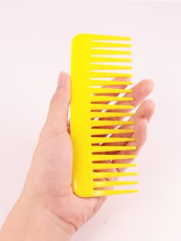 1 Thick Plastic Heat-Resistant, Anti-Static Long Toothed, Wide Toothed Salon Hairstyle Comb Special for Real Hair Wigs