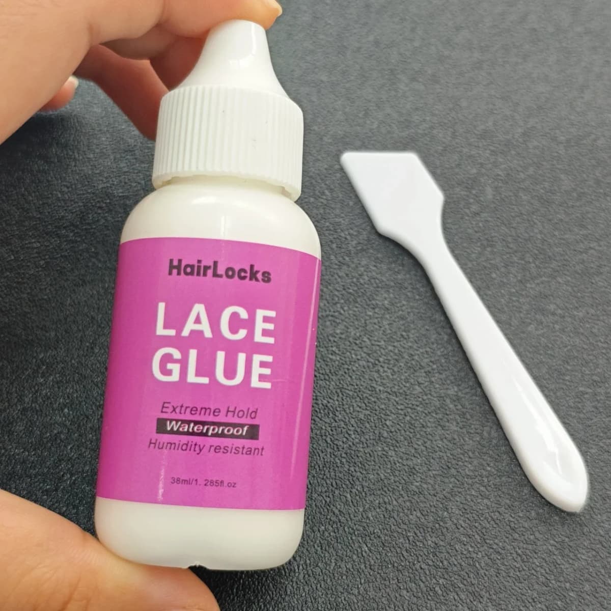 38ml Lace Wig Glue Waterproof Adhesive with Water-Based Formula Mild and Non-Irritating Quick-Drying Firmly Secures Wigs Lace
