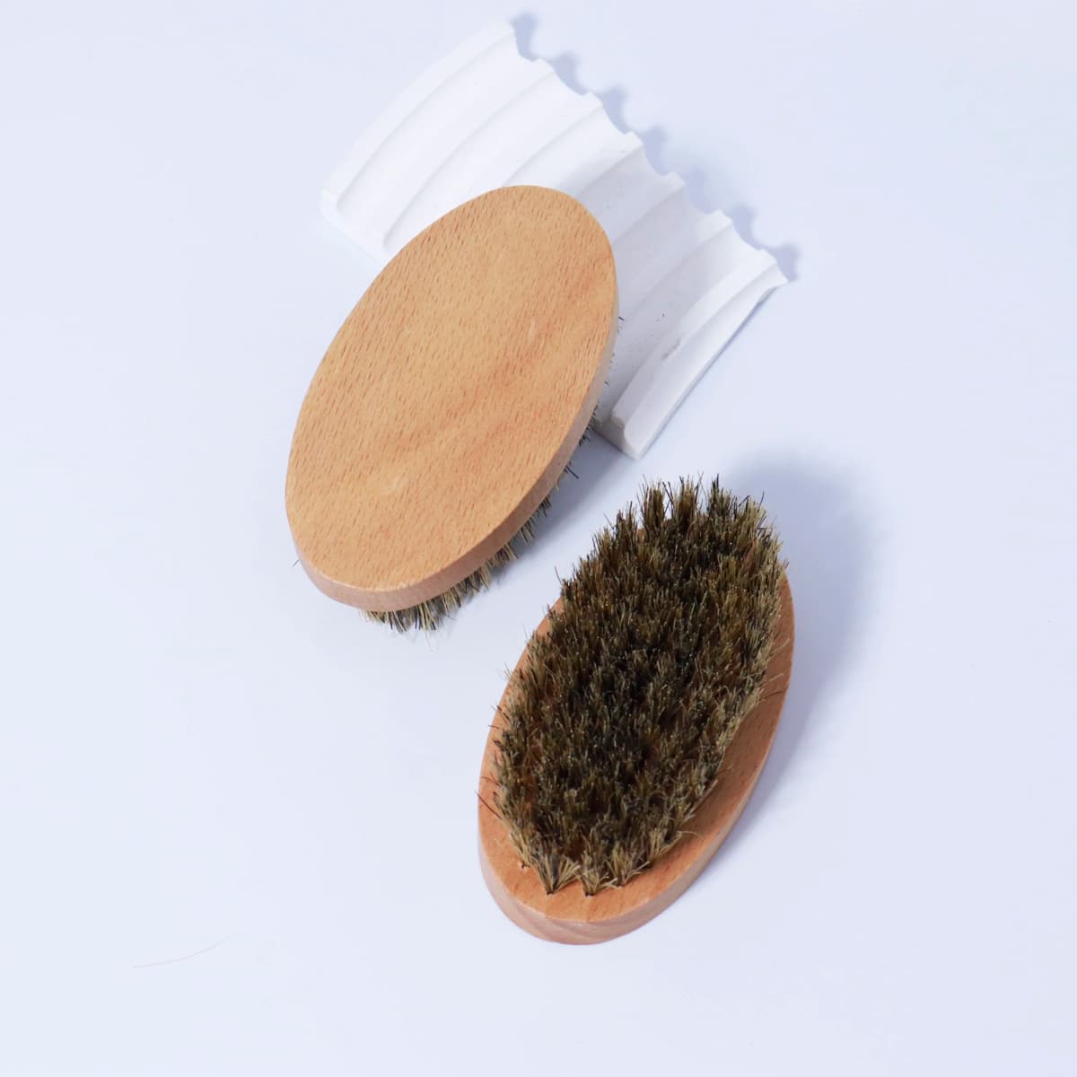 Wooden Beard Brush, Oval Wooden Base Beard Brush, Natural Mane Beauty Tool, Compact Travel Size, Special for Real Hair Wigs
