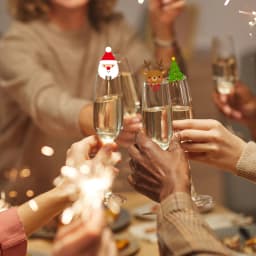 100pcs Christmas Wine Glass Decoration Santa Hat Xmas Tree Snowman Cup Card Home Table Place Decor Navidad New Year Party Supply