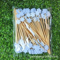 50Pcs/set Christmas Fruit Sticks Disposable Bamboo Sticks Snowflake Christmas Tree Elk Santa Claus Snowman Sticks Xmas Ornaments