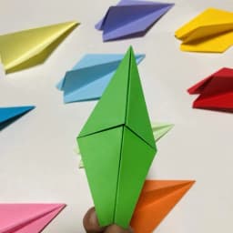 100Pcs 5.9" Premade Rainbow Origami Paper Airplane Folded Origami Planes for Kids Party Supplies Plane Theme Birthday Decor