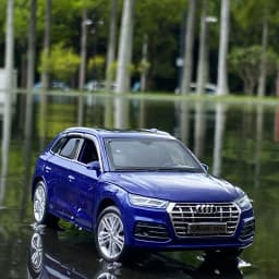 1:32 Q5 SUV Alloy Car Model Diecasts Metal Off-road Vehicles Car Model Simulation Sound and Light Collection Childrens Toy Gift