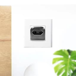UK Plug Type G Adapter with fuse 13A EU European 2 prong round to UK Singapore Malaysia 3 Pin Conversion Power Adapter safety