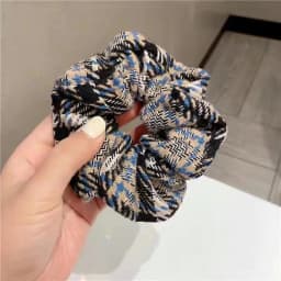2023 New Year Winter Tweed Hair Chouchous 5pcs Scrunchy Pack Women Retro Style French Scrunches Ponytail Holder Headwear