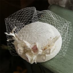 Pearls Flower Bridal Hat with Veil Short Mesh Weddings Hat for Bride Cap Fashion Church Womens Party Headwear noivas