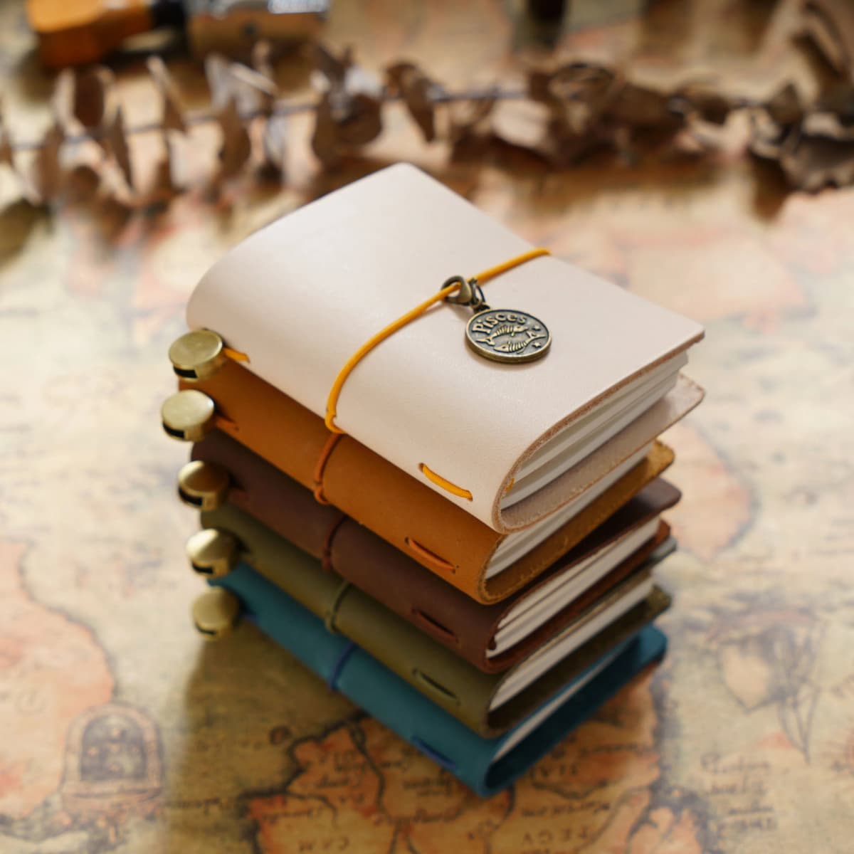 Handmade Vintage Traveler Booklet Mini Edition MINI Loose-leaf Notebook Top Layer Cowhide Pocket Diary Book Notebook