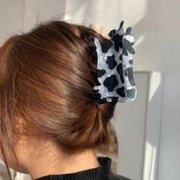 1PC Cute Milk Cow Hair Claw Acrylic Hair Clip With Cow Shape Printed Shark Design Black And White Design Hair Accessory Hairpin